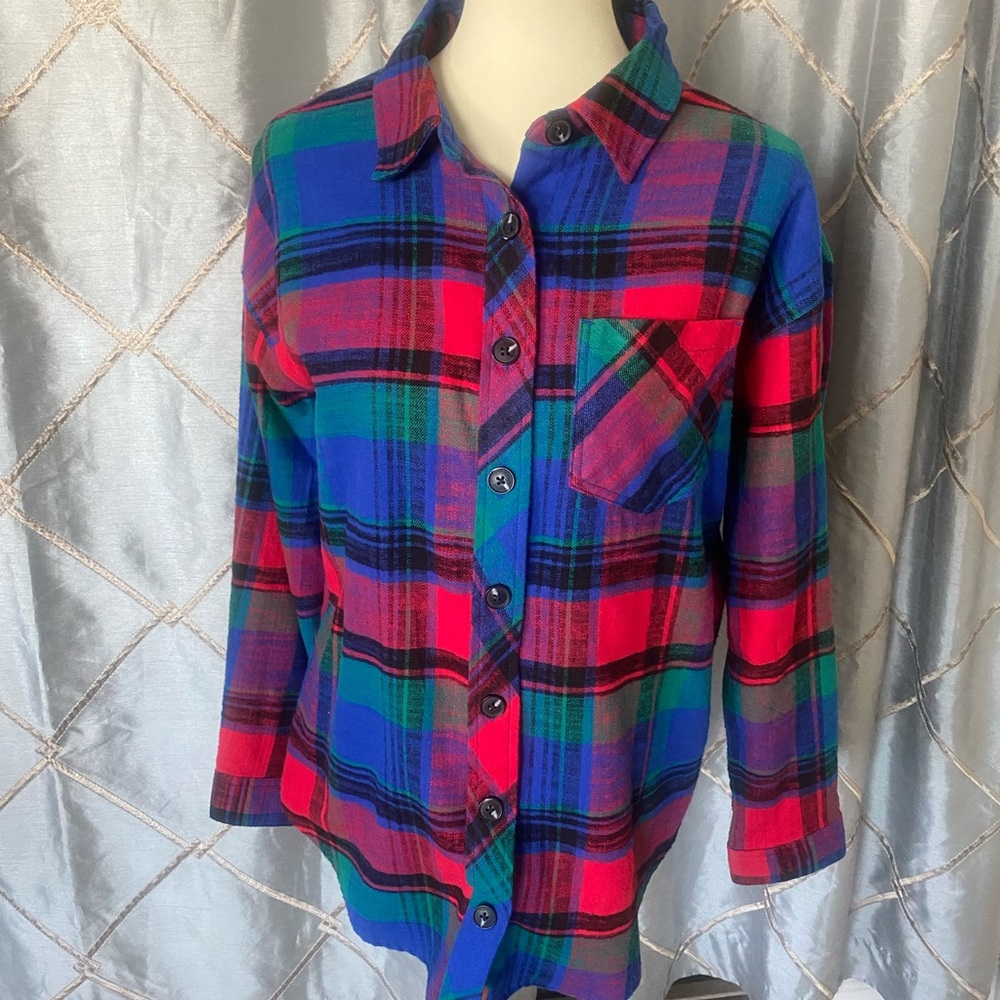 Maurices Vibrant Plaid Button Down women’s shirt NWT